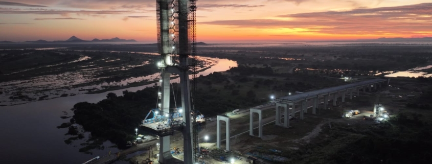 Fotografía institucional de infraestructura estratégica puente corredor bioceánico