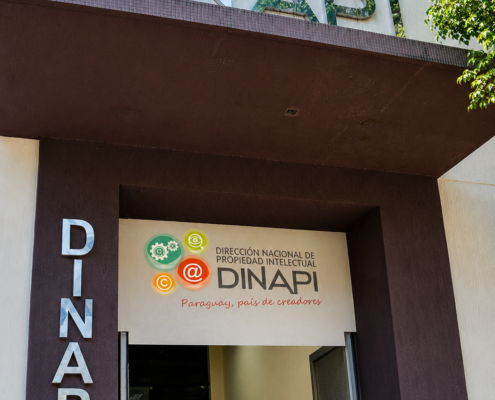 Análisis de deducibilidad impositiva del IRE en regalías por marcas y patentes. Claves de registro DINAPI, precios de transferencia y retenciones del IRNR.