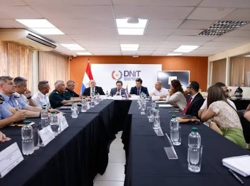 Conozca los criterios de la DNIT para deducir regalías e intangibles en el IRE en Paraguay, la documentación requerida y los aspectos de precios de transferencia.