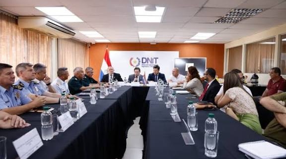 Conozca los criterios de la DNIT para deducir regalías e intangibles en el IRE en Paraguay, la documentación requerida y los aspectos de precios de transferencia.
